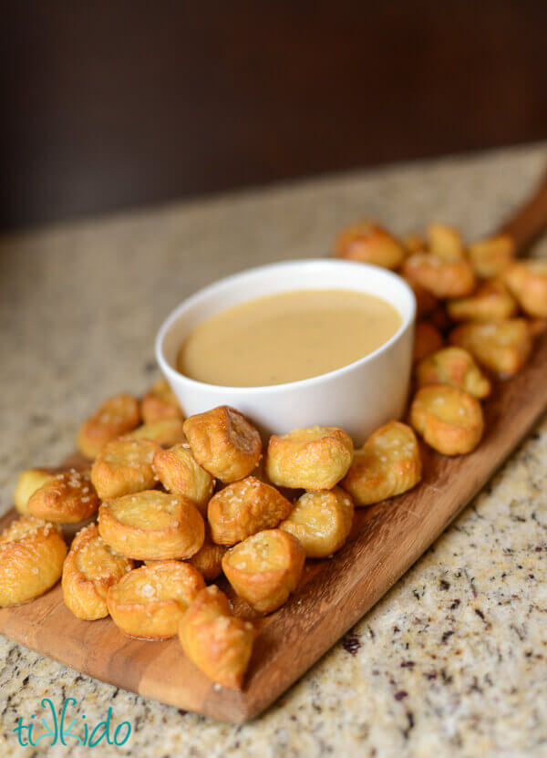 Gameday Recipe Pretzel Bites and Beer Cheese Dipping Sauce